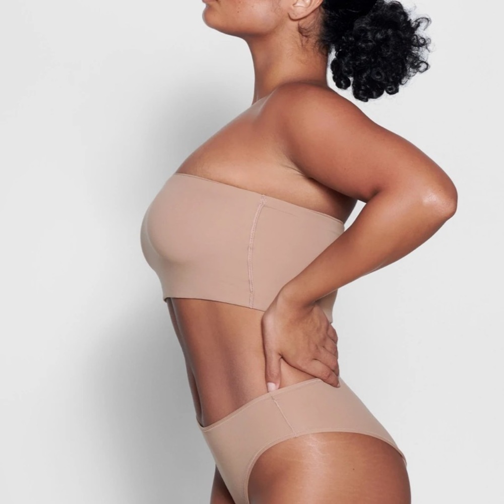 SKIMS FITS EVERYBODY BANDEAU BRA - Picture 4 of 4